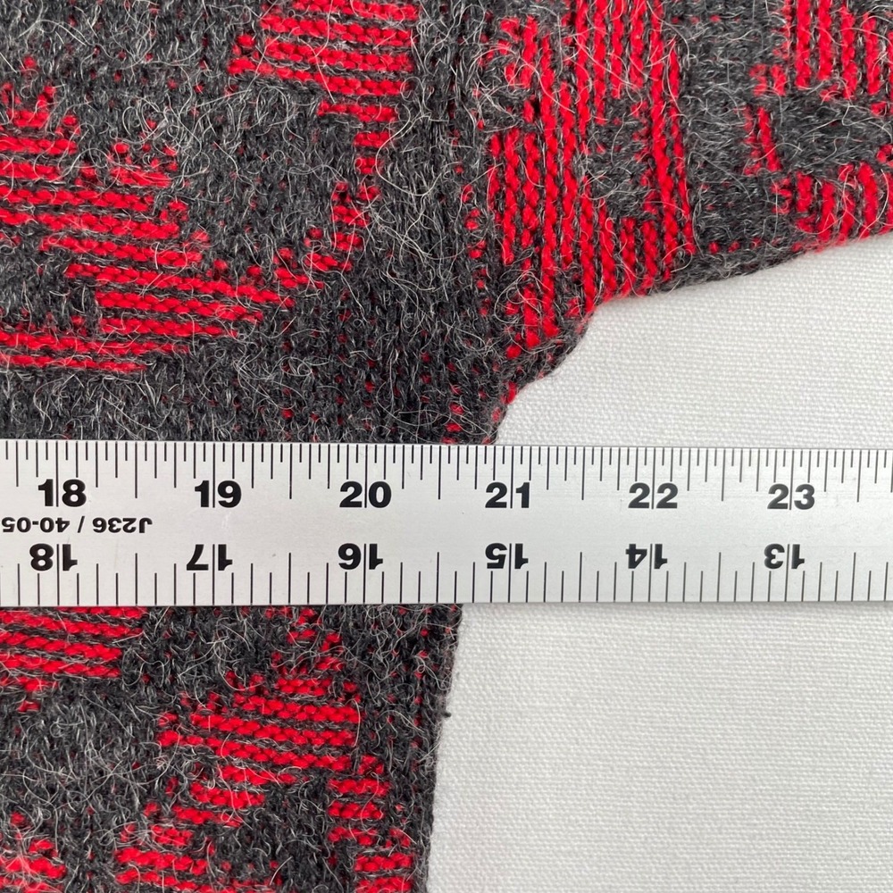 Sweater Graphix Men's Geometric Print Crewneck Sweater Size Medium Gray‎ Red - Picture 3 of 6